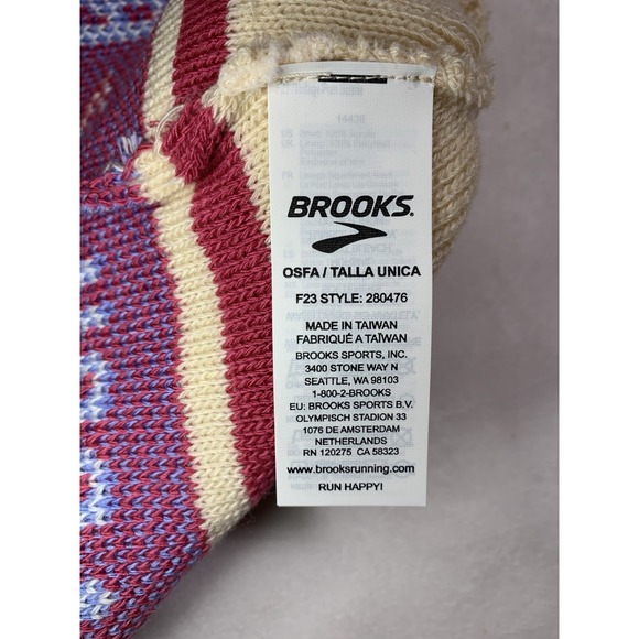 Brooks Happy Run Pom Beanie OS Hat - Picture 3 of 3